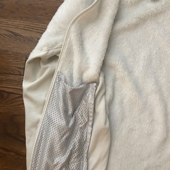 Patagonia Full Zip Sweater⭐️ white, size medium - Picture 13 of 14